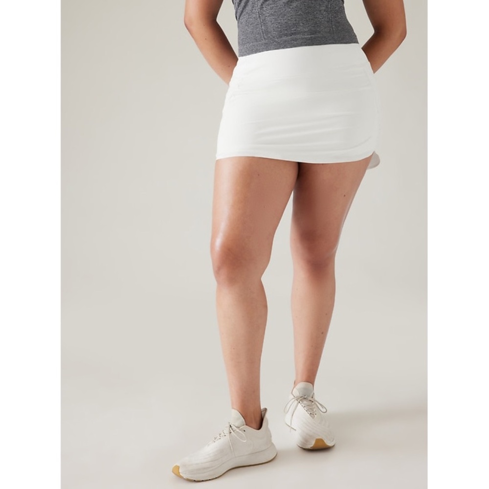 NWT! Athleta Run With It 14" Skort, White - Size L